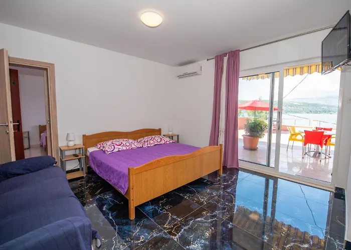 Appartement Vinka-3 By Interhome